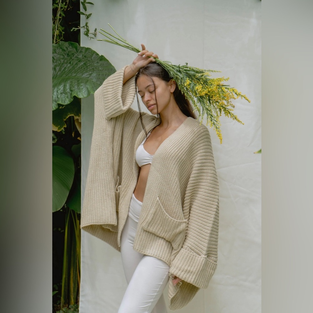 Indigo Luna - Tuula Poncho Almond